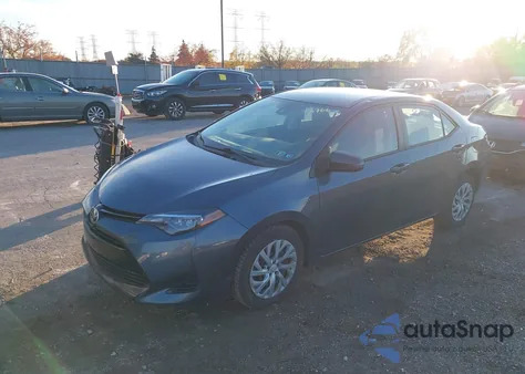 2017 Toyota Corolla Le z USA, uszkodzony, nr VIN 2T1BURHE9HC918770
